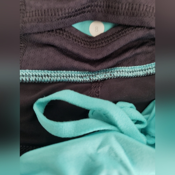 Lululemon leggings size 8 - Picture 2 of 3